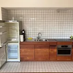 Jolie Studio Avec Vue Sur L\'Atomium