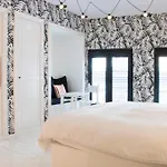 La Maison Haute Guesthouse