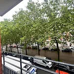 Cosy 2 Bedroom Apartment In City Center