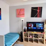 Studio Entier Avec Balcon - Tour Et Taxis