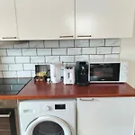New Cozy Apartments In Porte de HAL