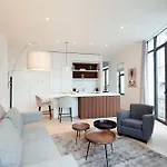Modern Central 1Br Suite - 90 Sqm