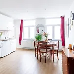 Bright & Charming Apartment In Brussels, Heart Of Saint-Gilles