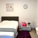 Calme Avec Jardin & Terrasse Metro Direct Centre De Apartment Brussels