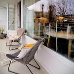 Appartement Oasis Of Charm In Brussels! Brussel