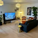 Grand Place - Prime Location 2 Bedroom Apartment