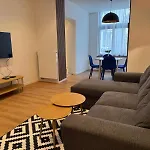 Le Goujons - New Apartment Near Midi Station