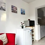 Appartement Cosy A Bruxelles Metro Vandervelde