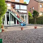 Appartement Cosy A Bruxelles Metro Vandervelde