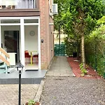 Studio Calme Avec Jardin & Terrasse Metro Direct Centre De Bruxelles