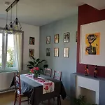 Apartment With Terrace In Berchem-Sainte-Agathe