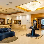 Le Chatelain Hotel