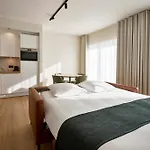 Georges Henri Aparthotel *