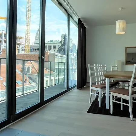 La Monnaie Apartment *