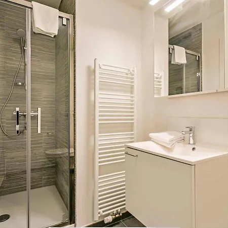Furnished 2 Bedroom In Center Brussels