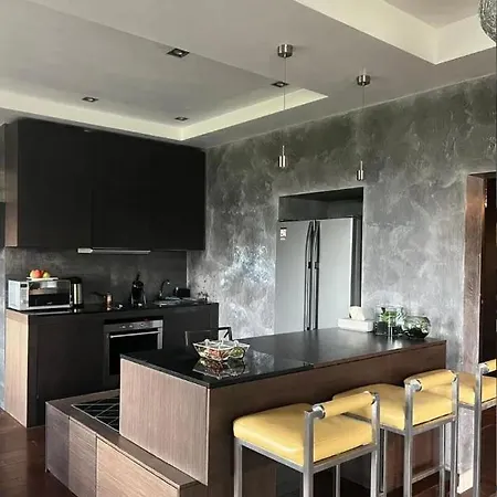 Apartment Cosy And Modern 2 Bedroom In *