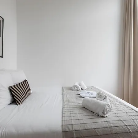Churchill Apartment *