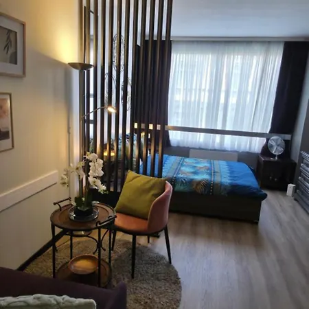 Cosy Louise Apartment *