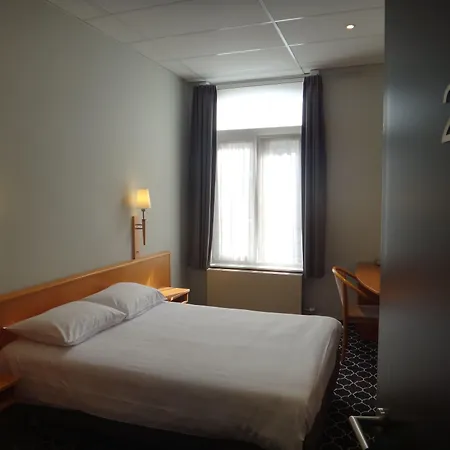 Safestay Grand Place Hotel 3*