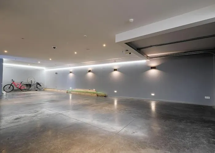 1000M2 Villa With Indoor Pool