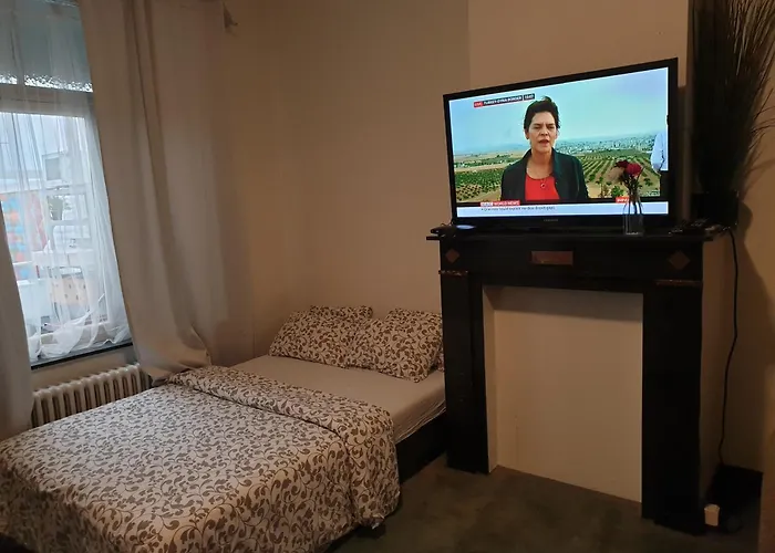 Duplex, 4 Bedrooms, 2 Toilets Fully Equipped