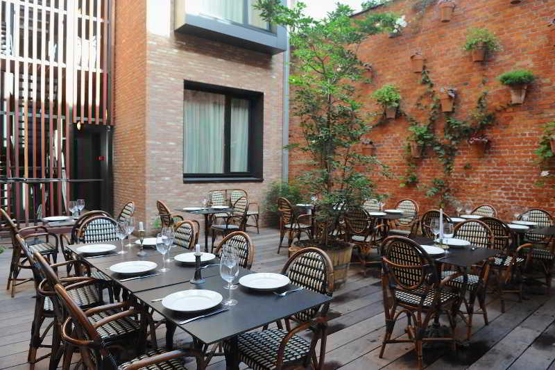 Hotel Latroupe Le Berger Saint-Gilles