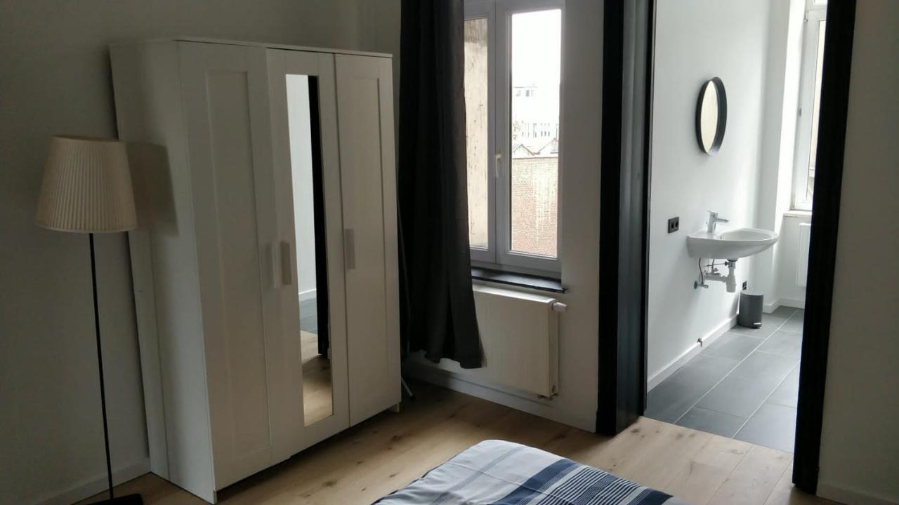 Flat Apartment *