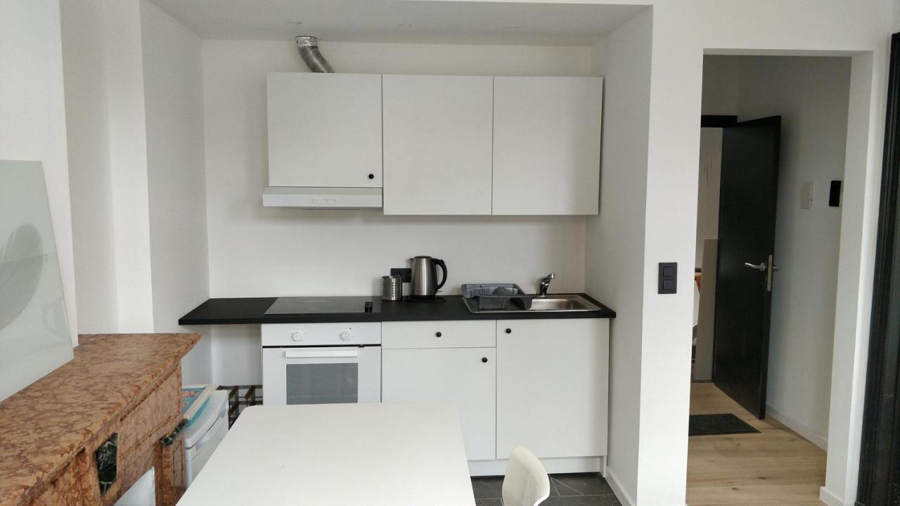 Flat Apartment *