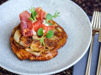 Doubletree By Hilton Brussels Khách sạn