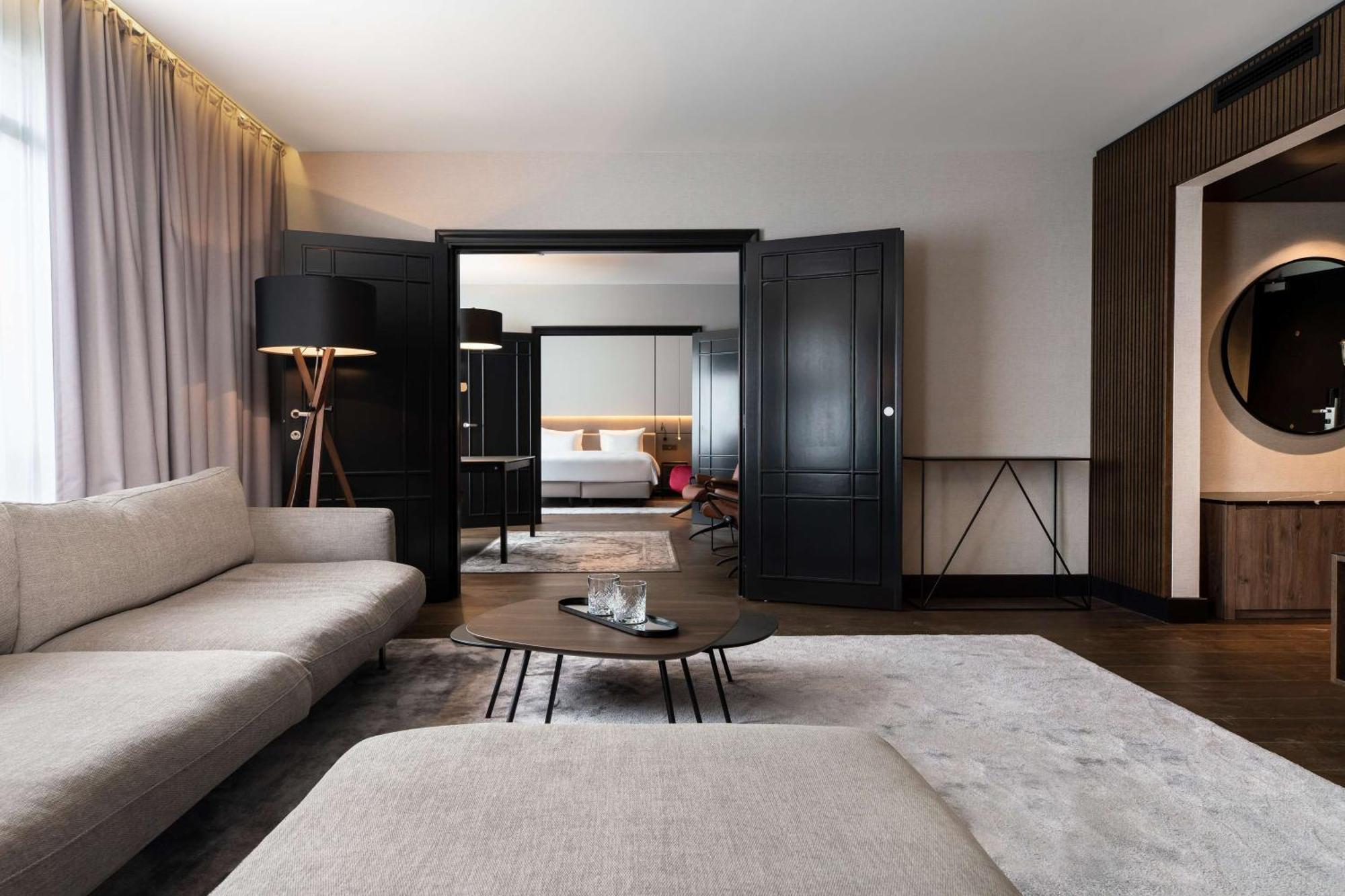 Radisson Collection Grand Place Hotel 5*