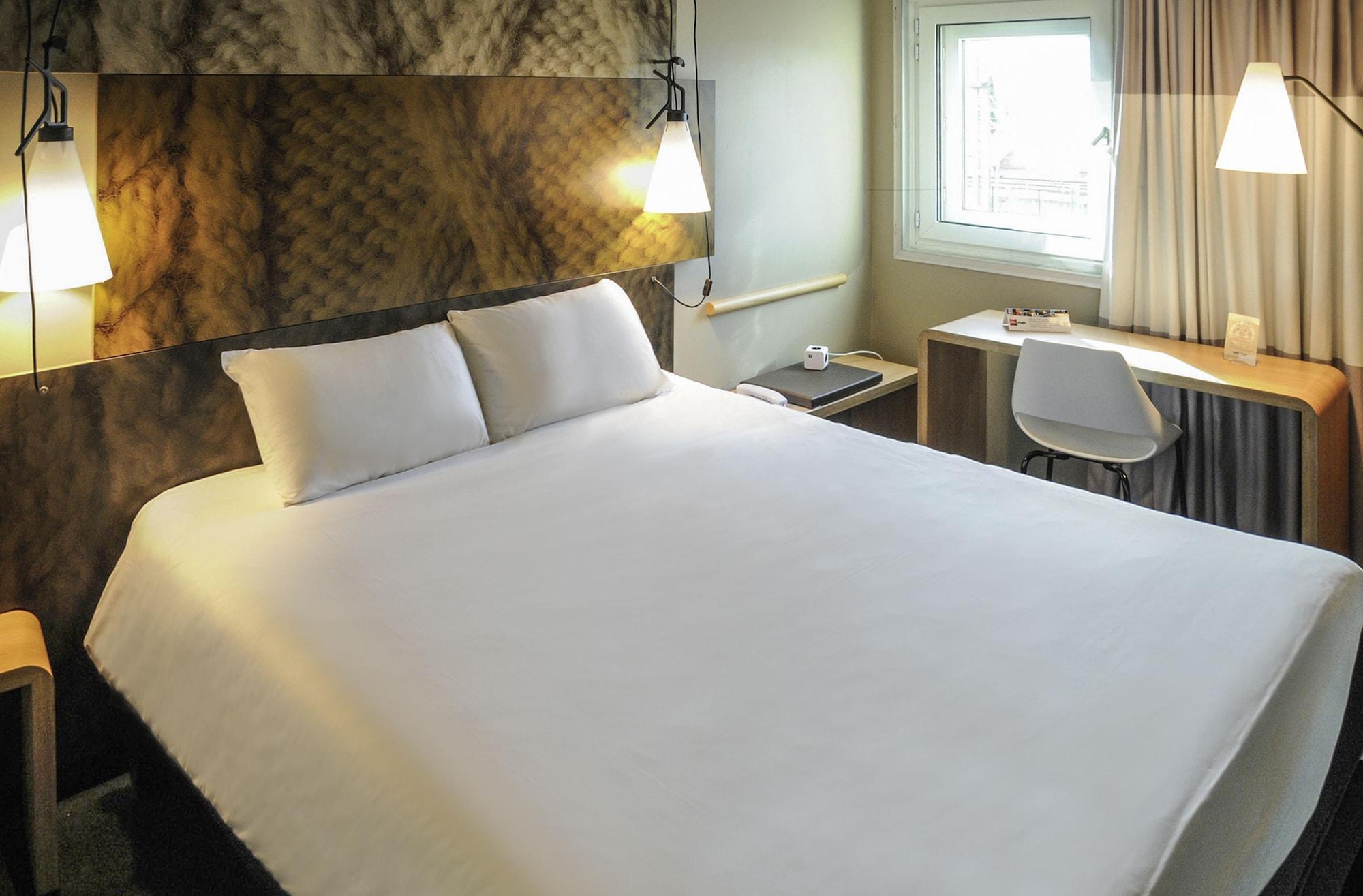 Ibis City Centre Hotel 3*