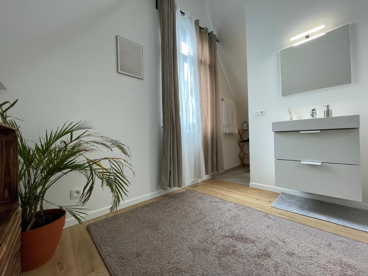 Apartment Duplex 2 *