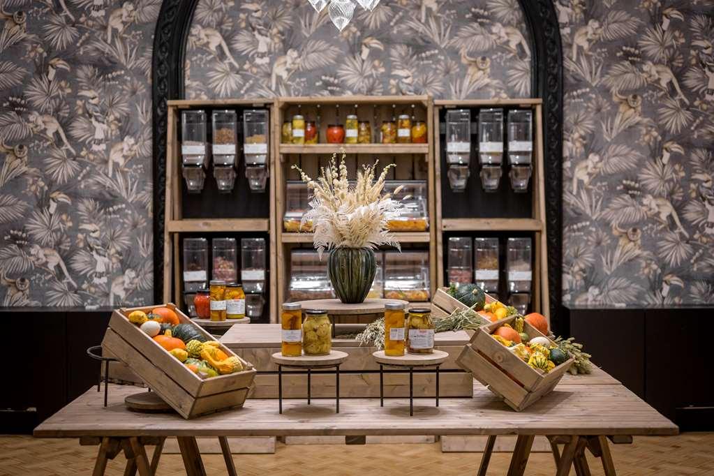 Khách sạn Doubletree By Hilton Brussels 4*
