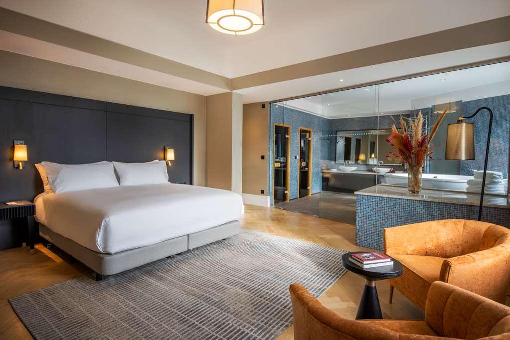 Khách sạn Doubletree By Hilton Brussels Saint-Josse-ten-Noode