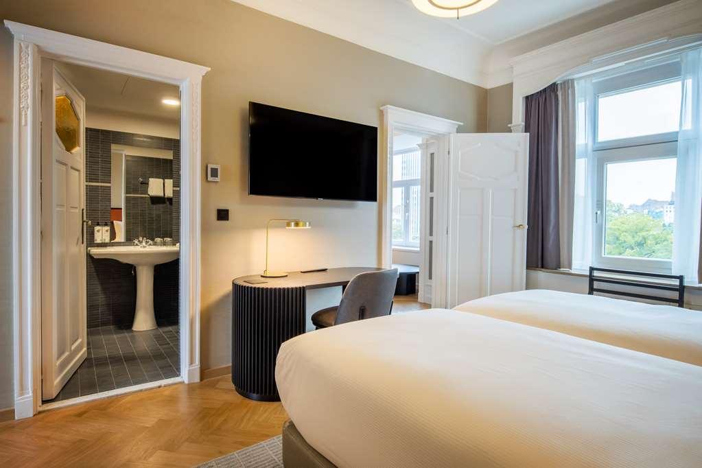Khách sạn Doubletree By Hilton Brussels