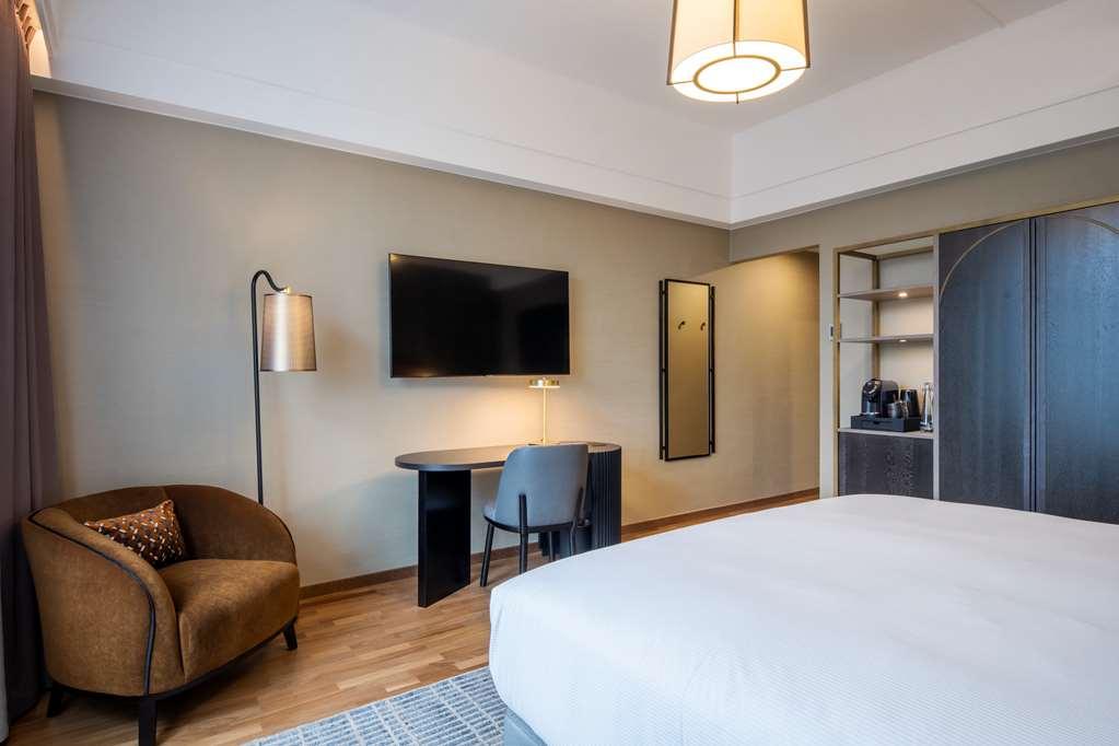 Khách sạn Doubletree By Hilton Brussels 4*