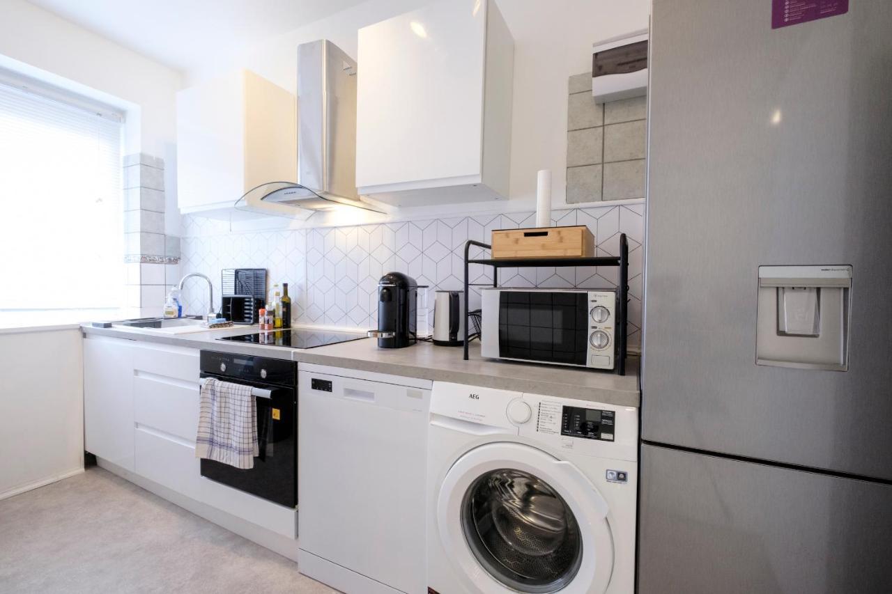 2 Bedrooms Wolewe-saint-lambert Apartment Brussels