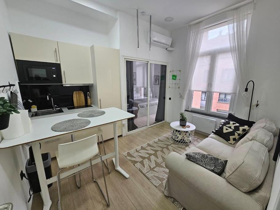Cosy Studio Center Of