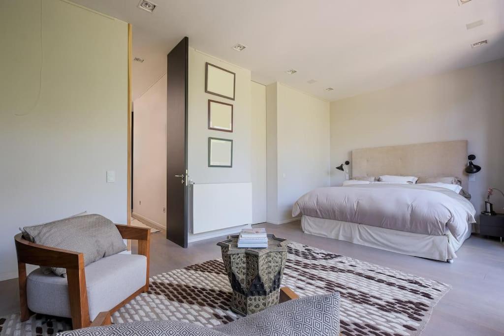 1000m2 With Indoor Pool