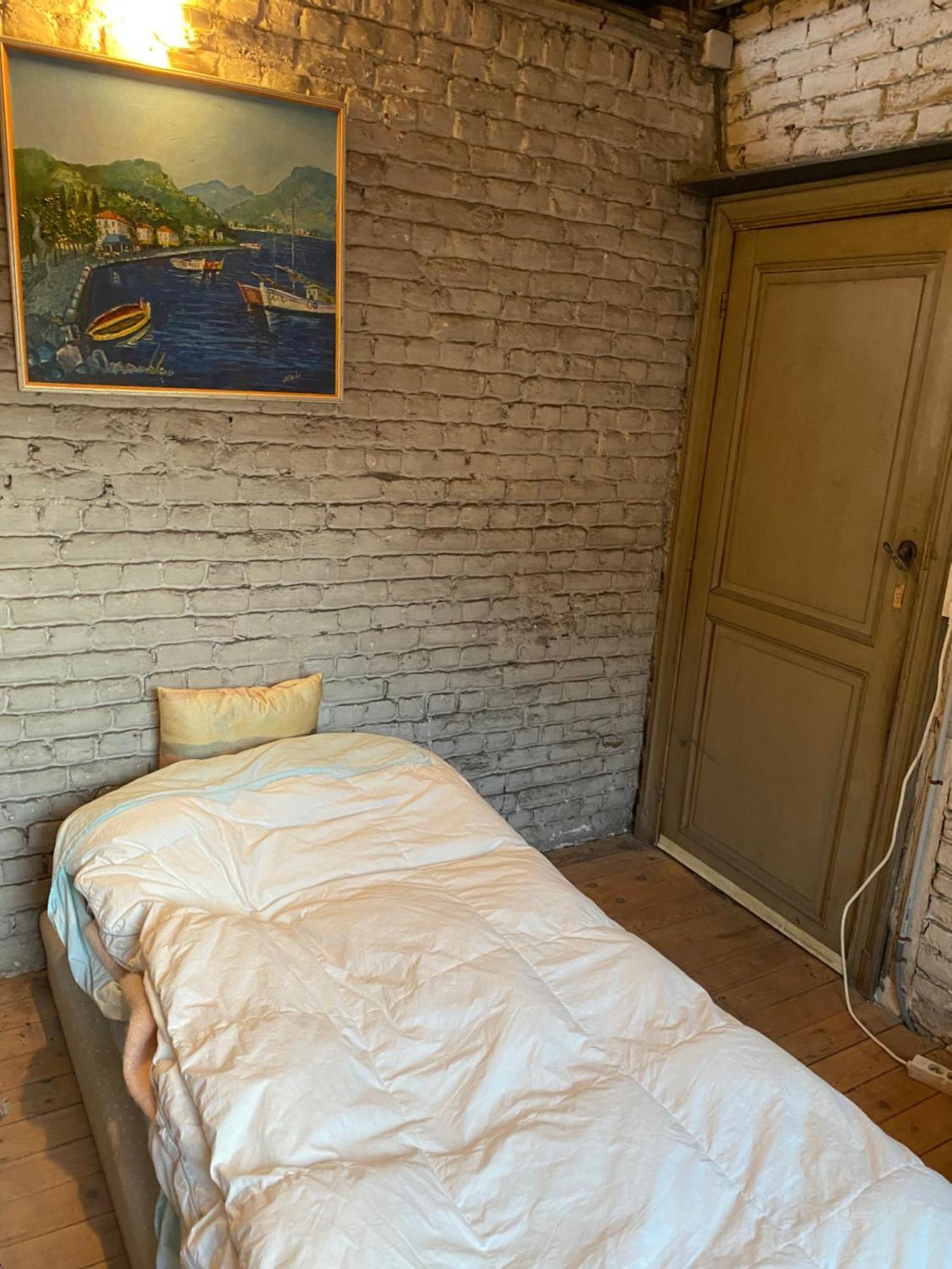 - Private Bedroom And Bathroom Brussel