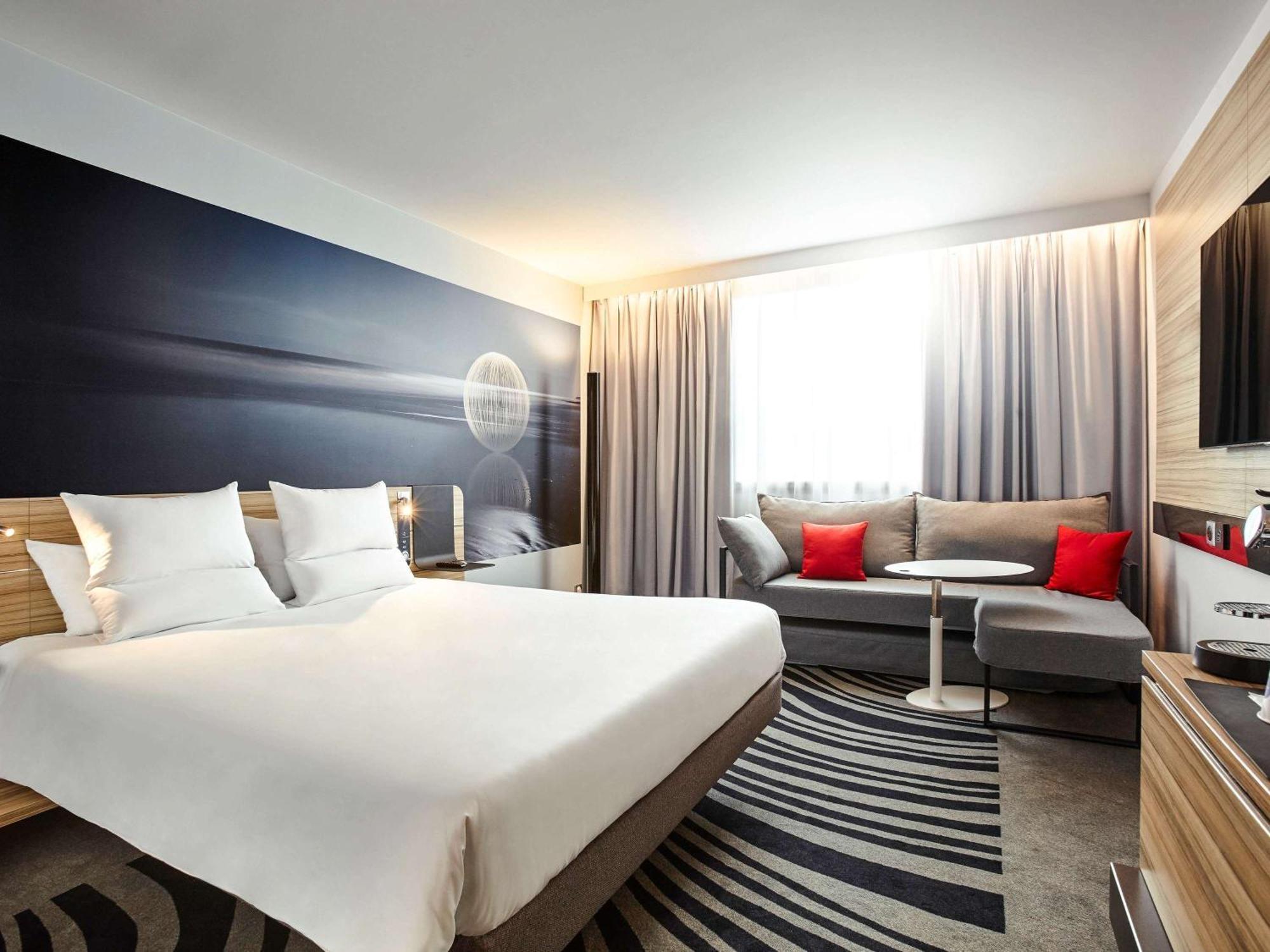 Khách sạn Novotel Off Grand Place