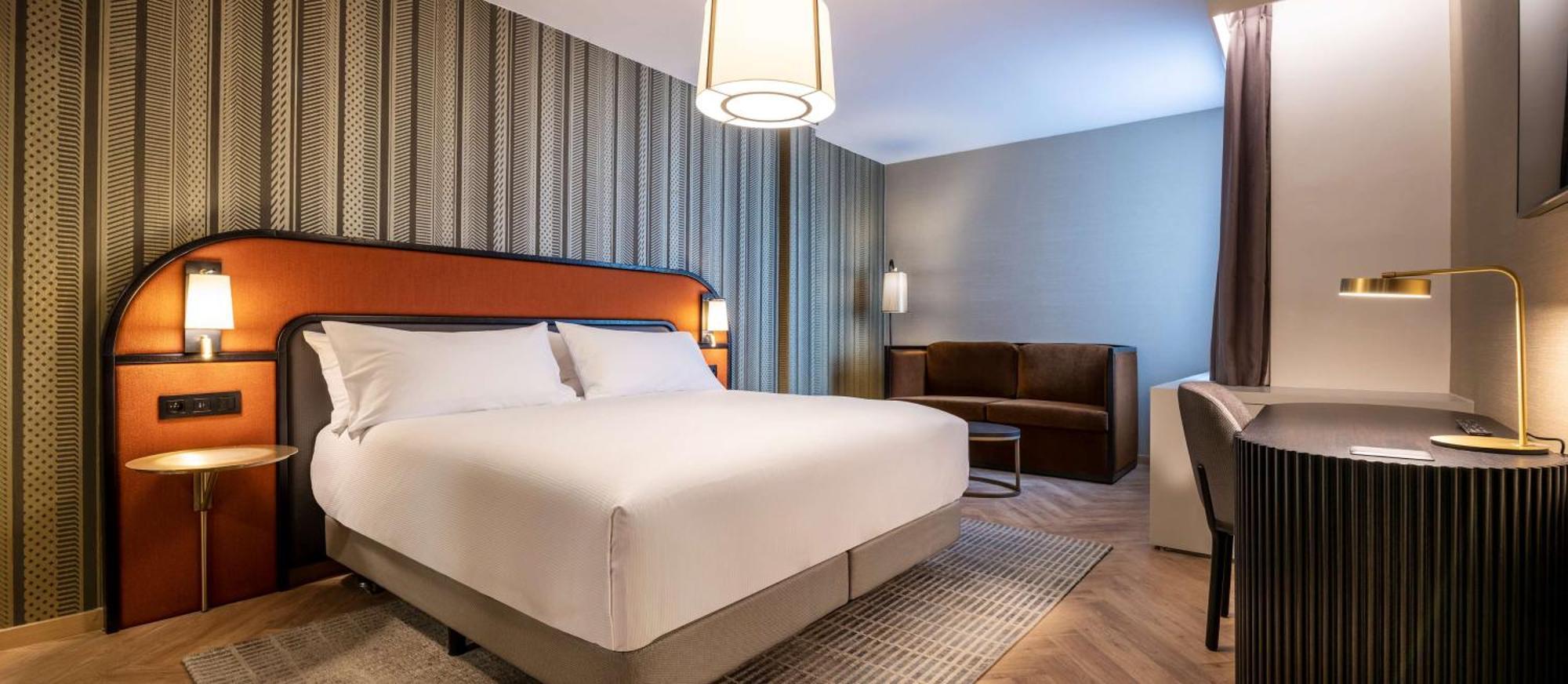 Khách sạn Doubletree By Hilton Brussels 4*