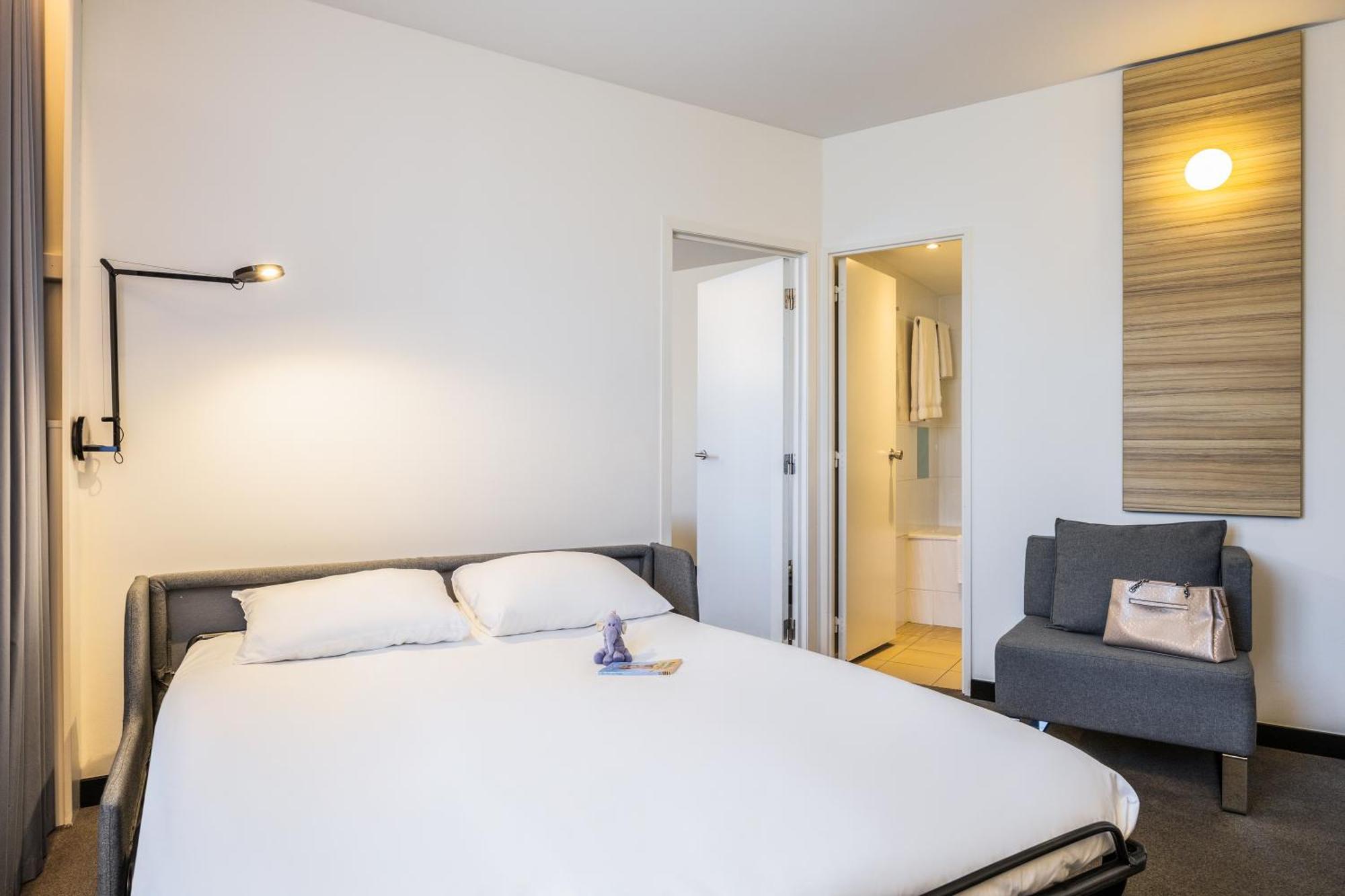 Novotel Off Grand Place Khách sạn
