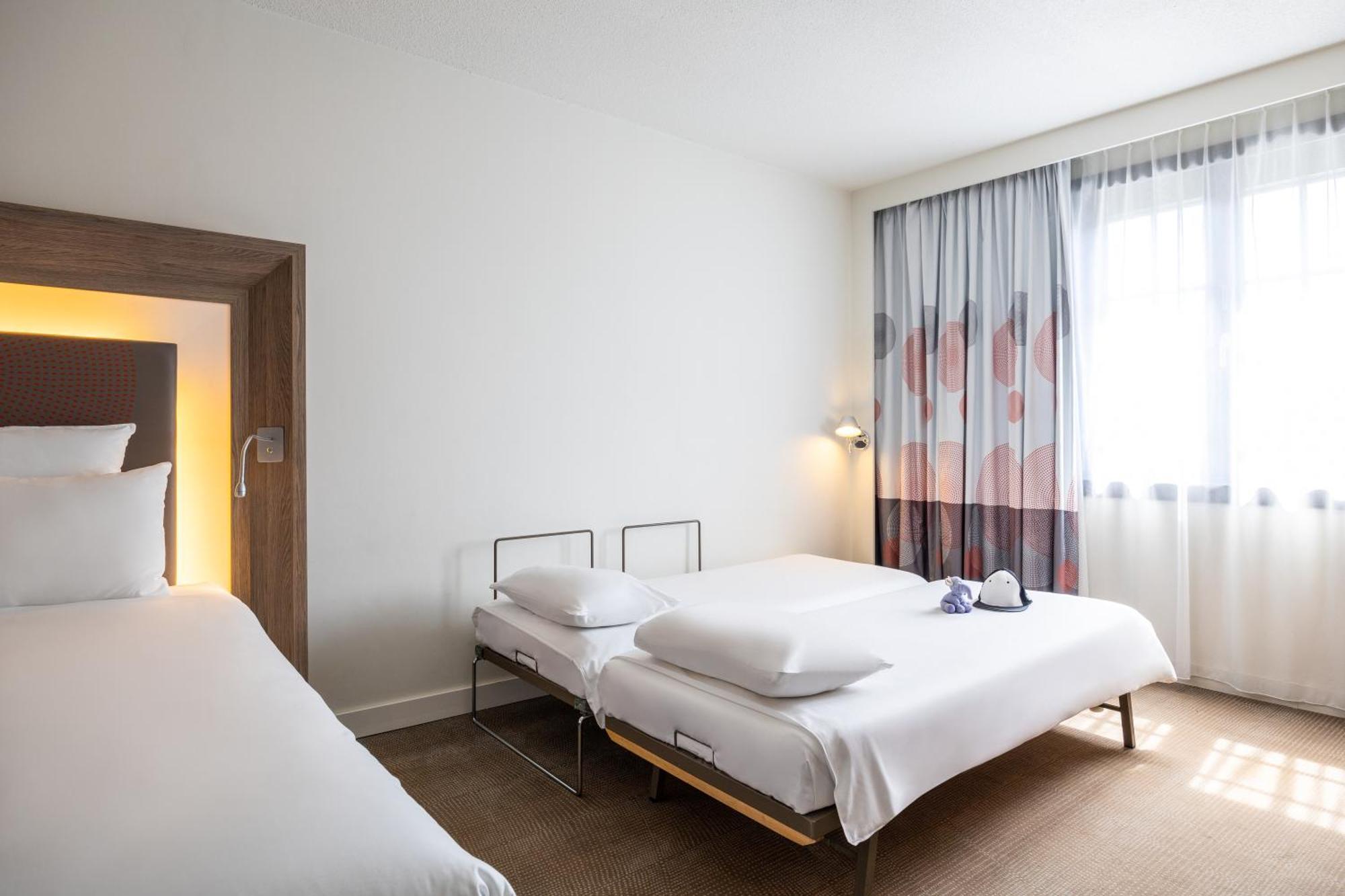 Khách sạn Novotel Off Grand Place Brussels