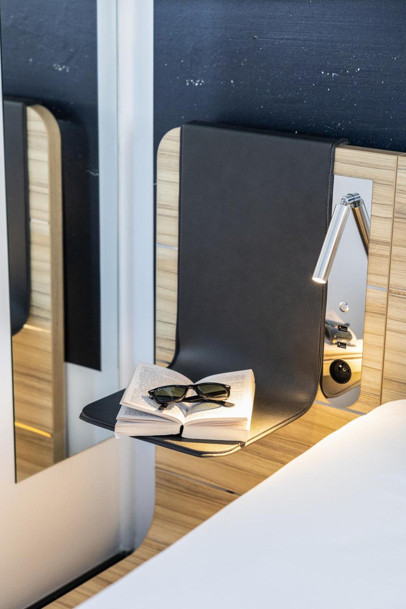 Khách sạn Novotel Off Grand Place 4*