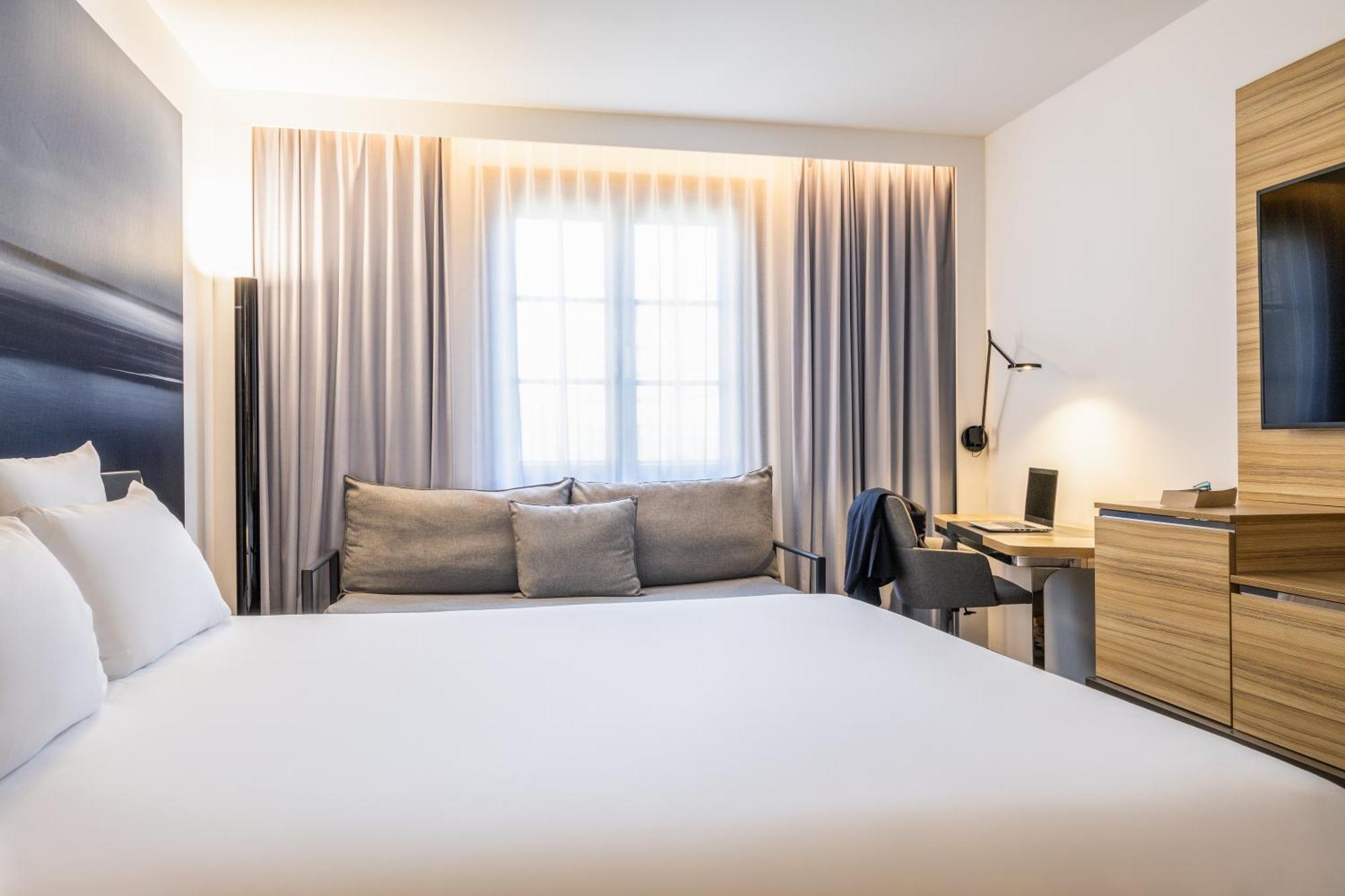 Novotel Off Grand Place Khách sạn