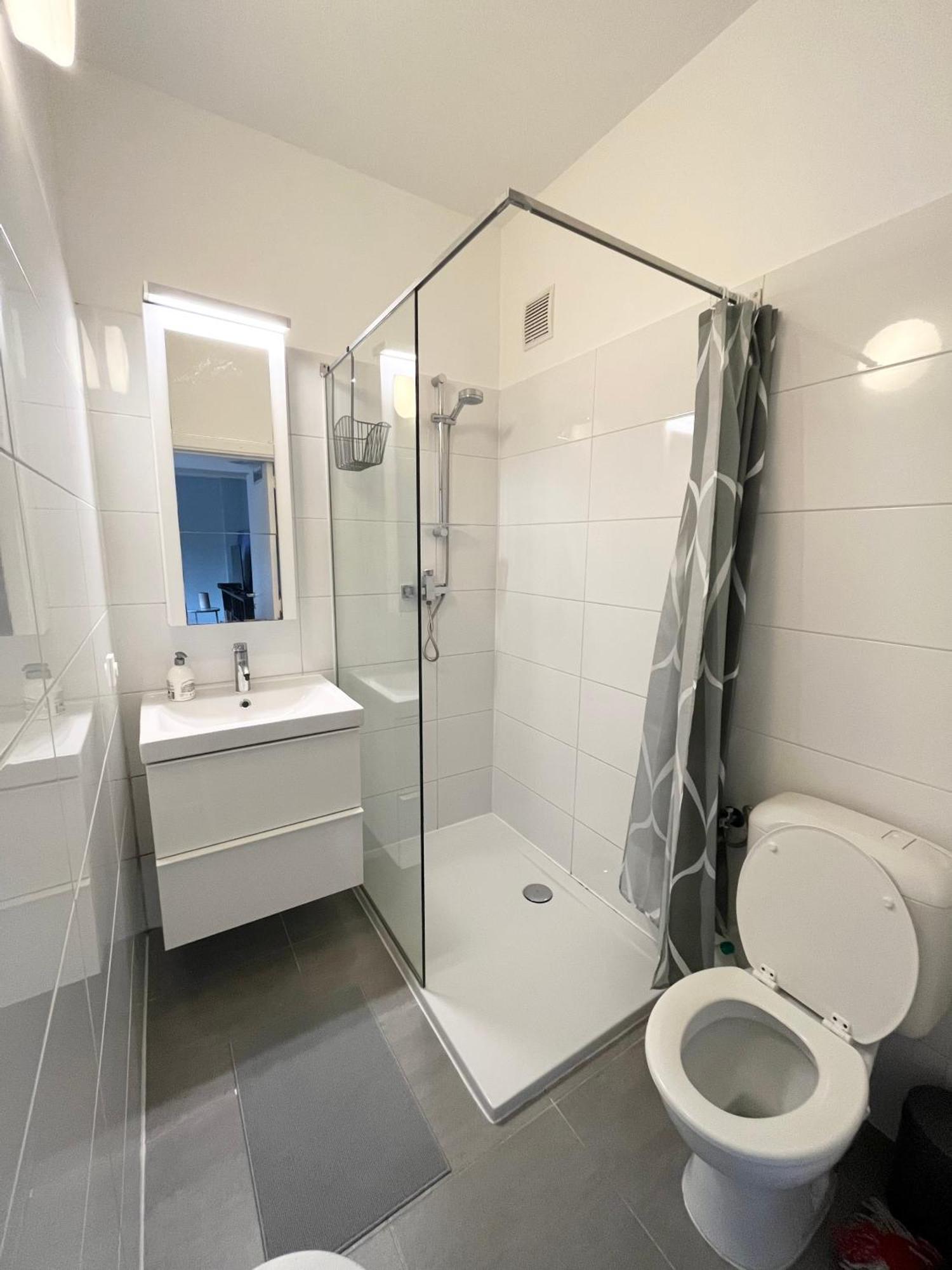 Apartment Beautiful One Bedroom Flat Flagey