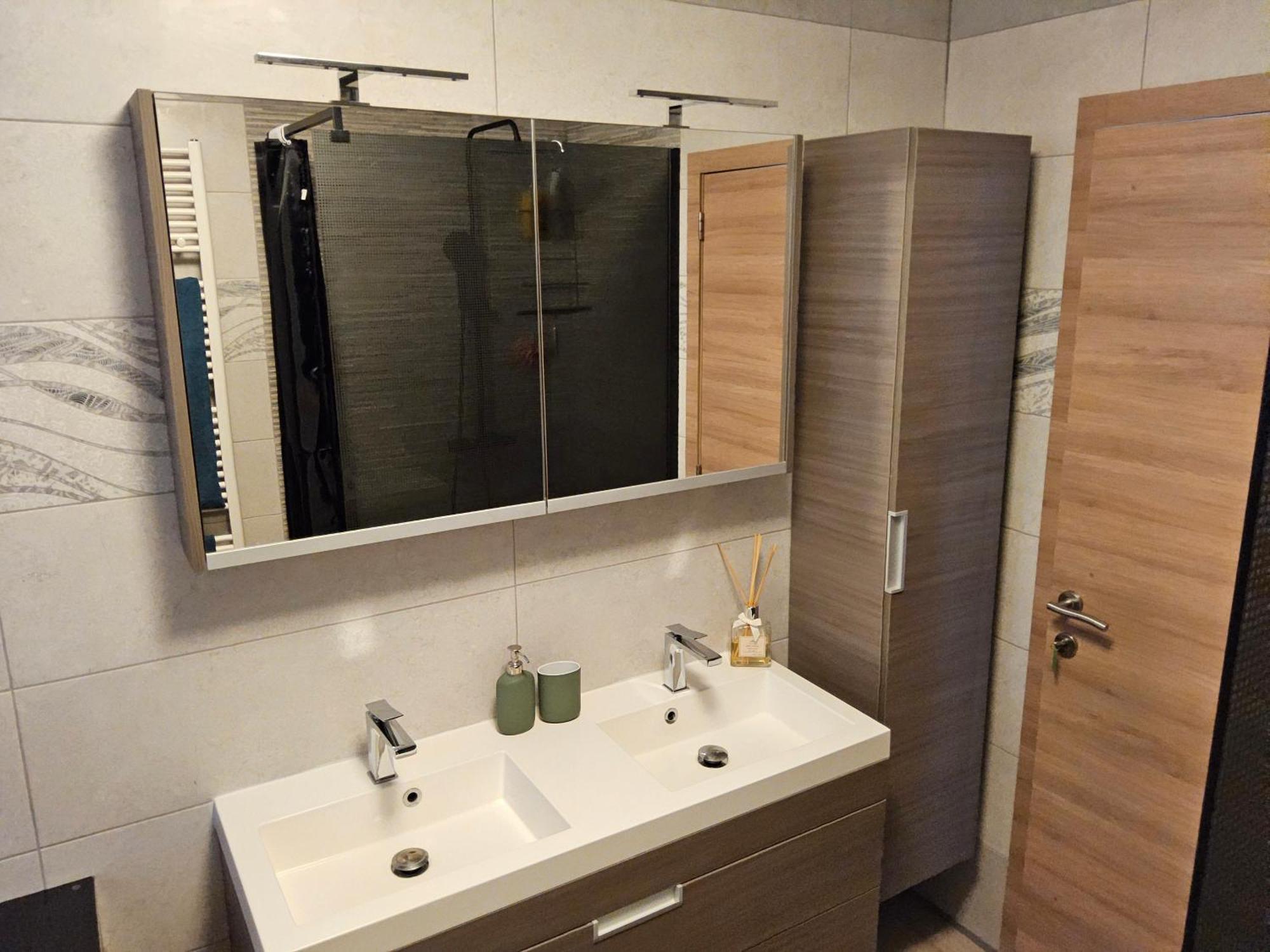 Privatunterkunft Deluxe Au 2eme Etage, Double Au 4eme Etage Not A