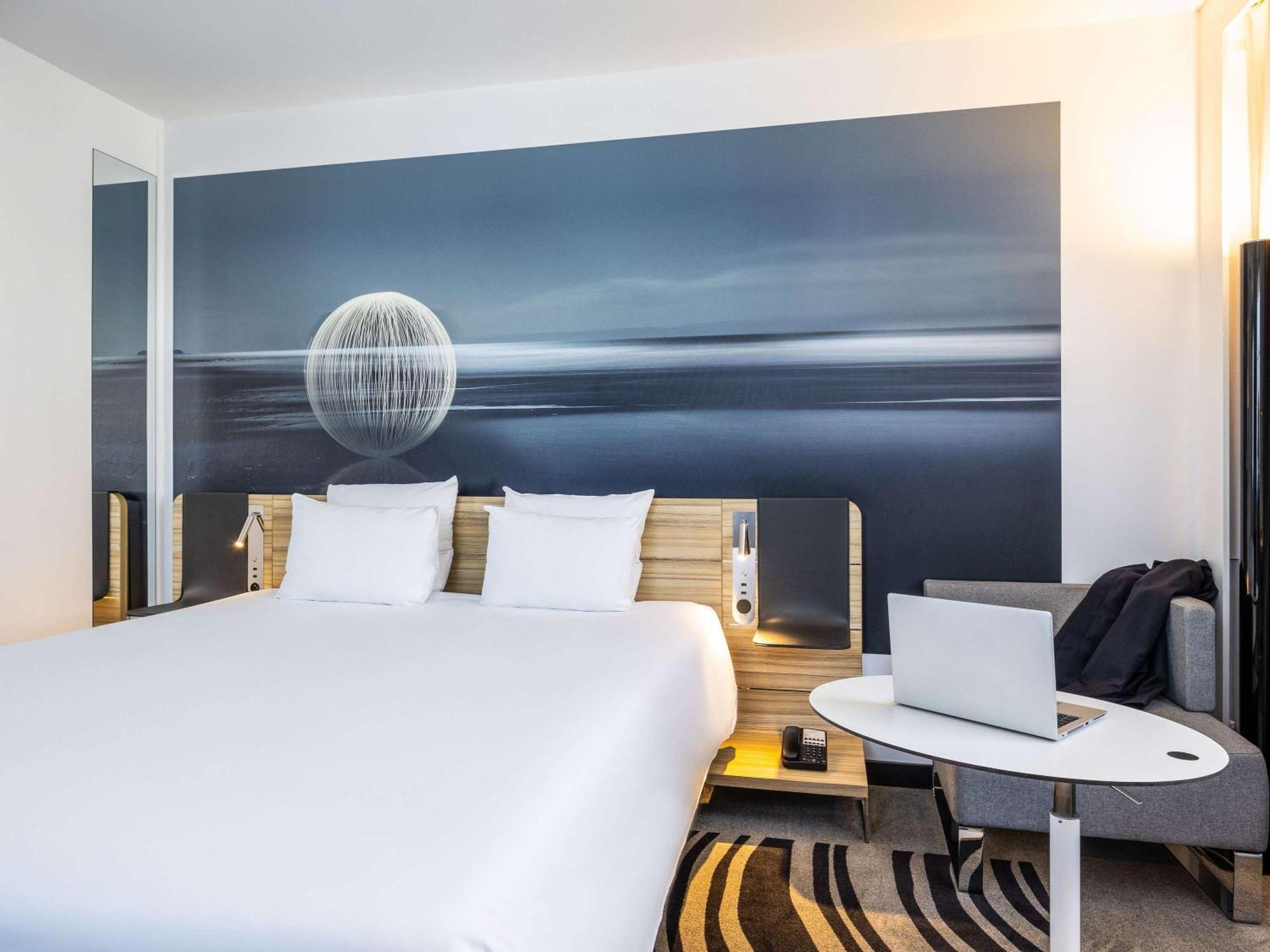 Khách sạn Novotel Off Grand Place