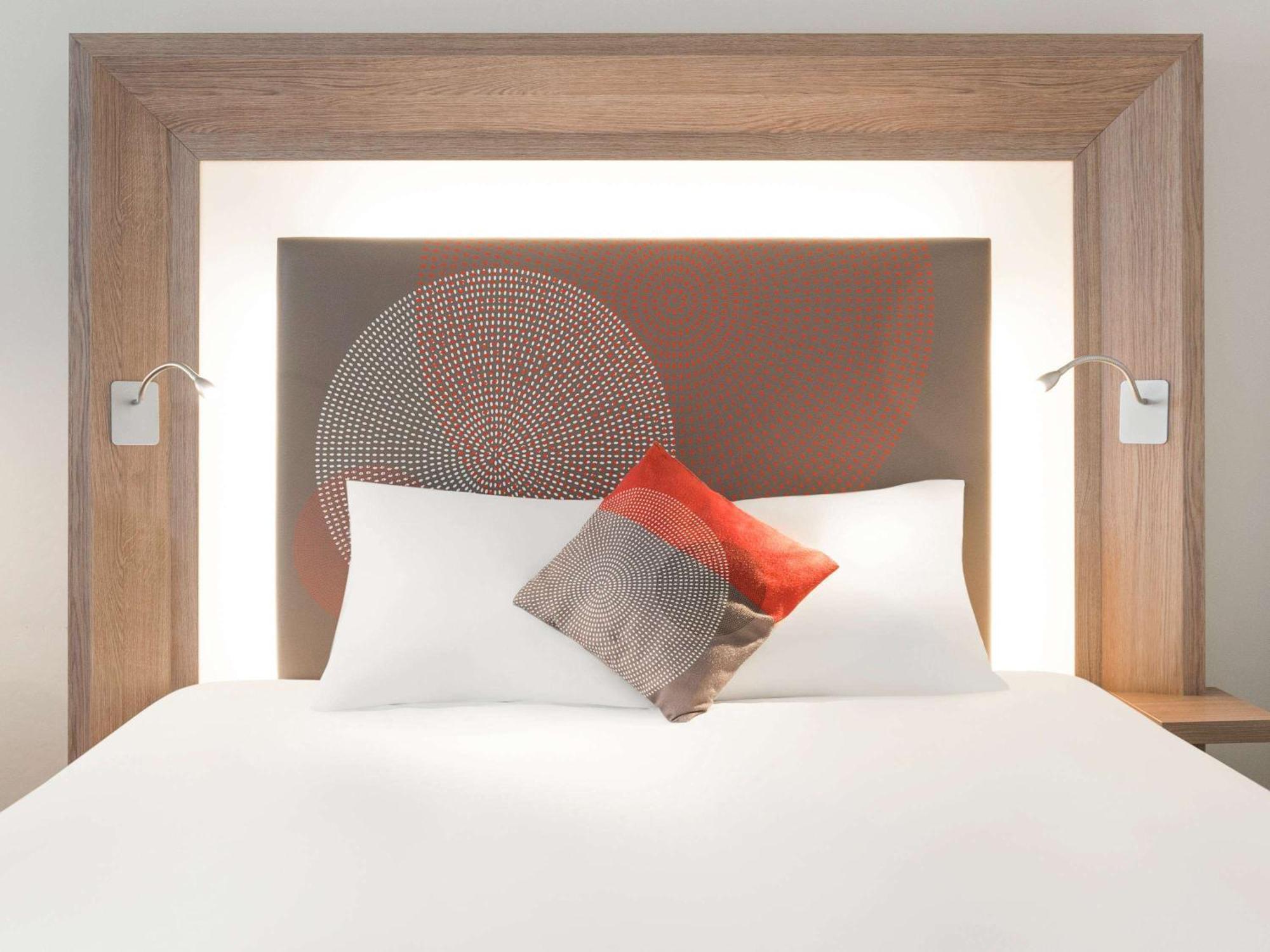 Khách sạn Novotel Off Grand Place 4*